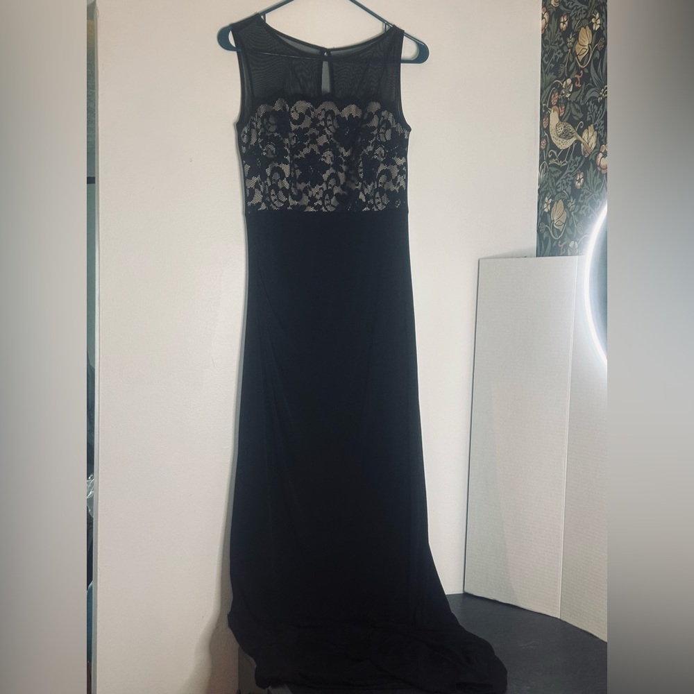 Eliza J women’s black maxi dress Sz 6 NEW lace mesh stretch